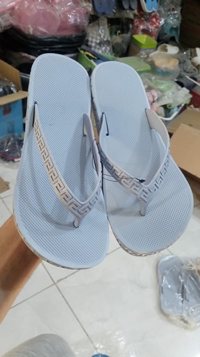 شبشب حريمى صابع زاتشى كارلوس